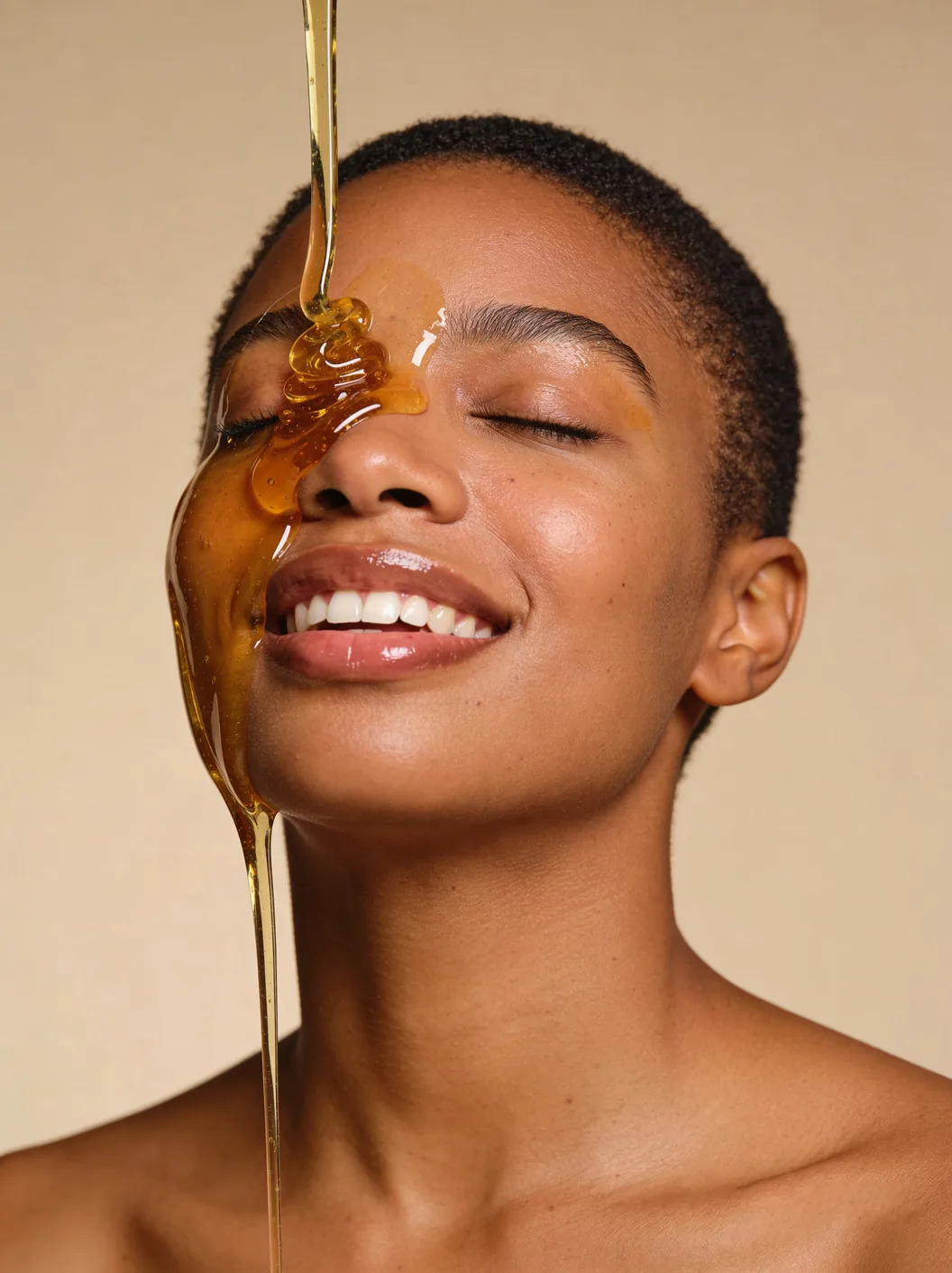 Fotografía editorial de piel — catálogo oficial Alpot Studio